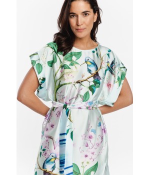 Camisón blanco de satén con caída amplia